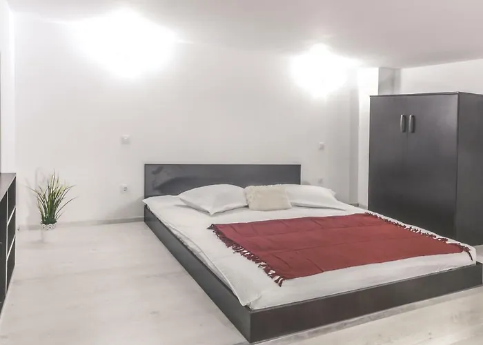 Victoria Duplex